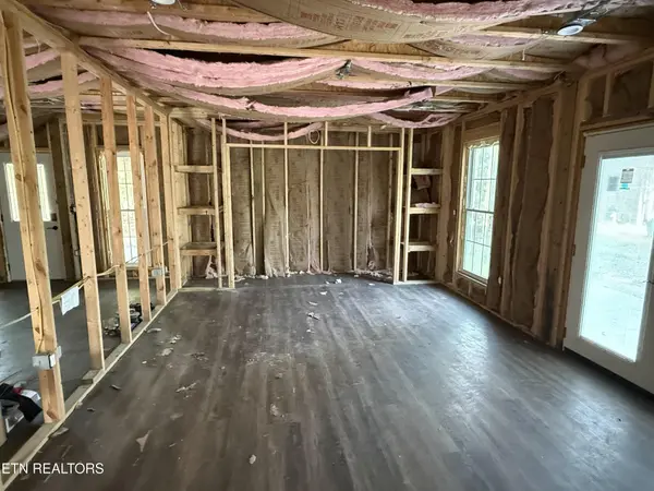223 Crouch Branch Lane, Allardt, TN 38504