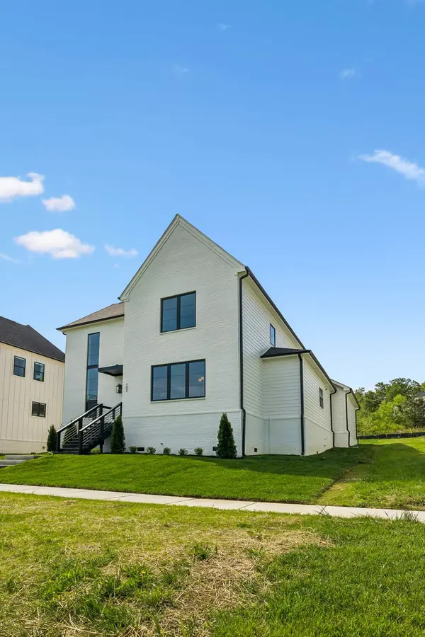 102 Madeleine Way, Kingston Springs, TN 37082