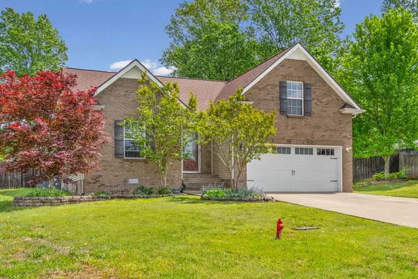 357 Chestnut Grove Ct, Clarksville, TN 37042