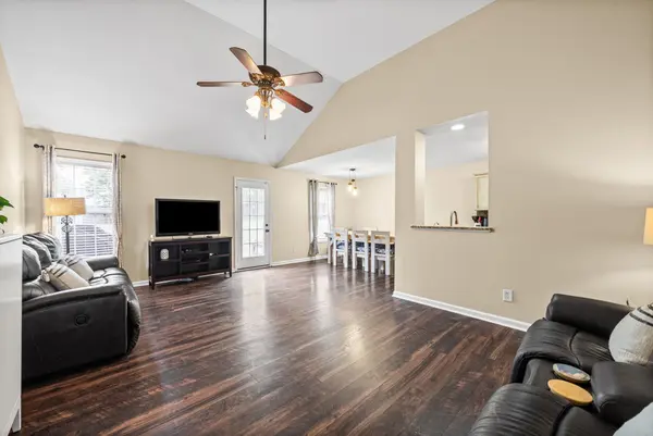 357 Chestnut Grove Ct, Clarksville, TN 37042