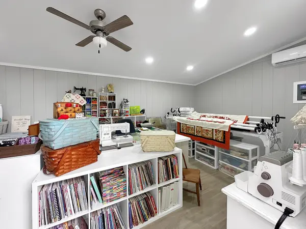 788 Van Dyke Grove Rd, Paris, TN 38242