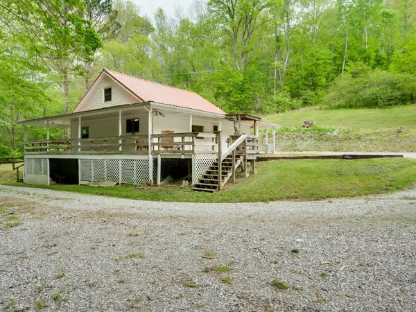 105 Outlaw Ln, Stewart, TN 37175