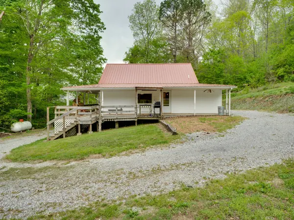 105 Outlaw Ln, Stewart, TN 37175