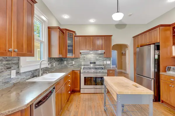 1004 S Highland Park Avenue, Chattanooga, TN 37404