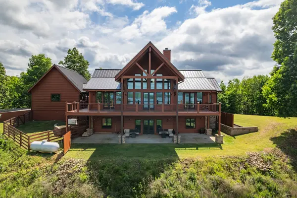 685 River Oaks Dr, Big Sandy, TN 38221