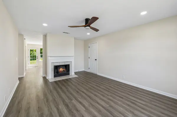 1211 Akins Ridge Dr, La Vergne, TN 37086