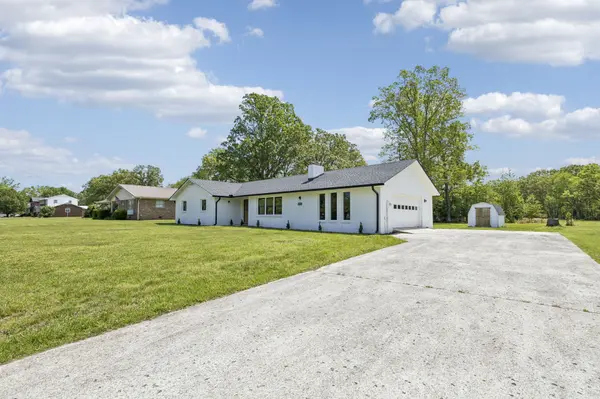 1221 Hillcrest Dr, Manchester, TN 37355