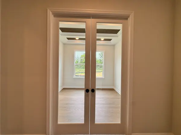 5924 Luke Court, Arrington, TN 37014
