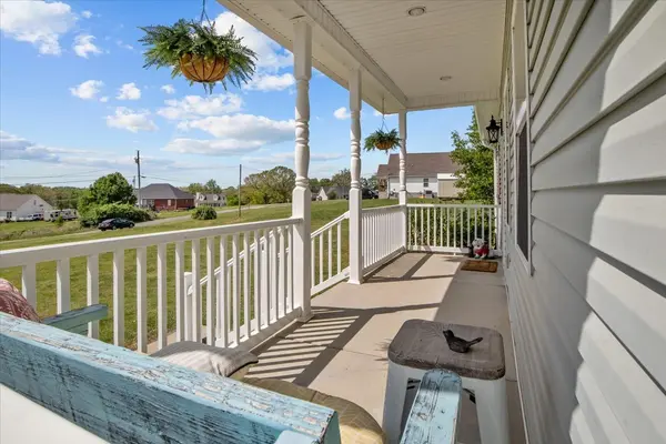 17041 Pond Cir, Bon Aqua, TN 37025