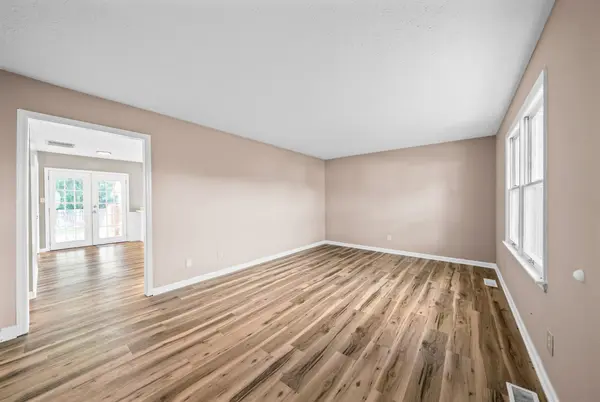 131 Boxwood Dr, Hopkinsville, KY 42240