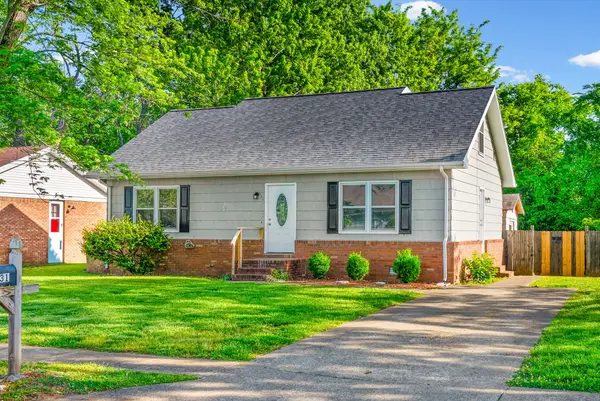 131 Boxwood Dr, Hopkinsville, KY 42240