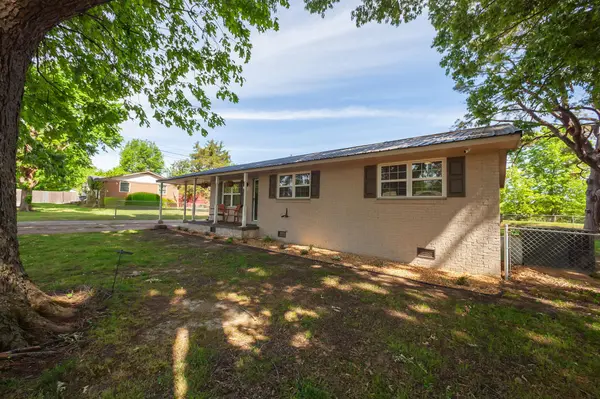 10 Magnolia St, Friendship, TN 38034