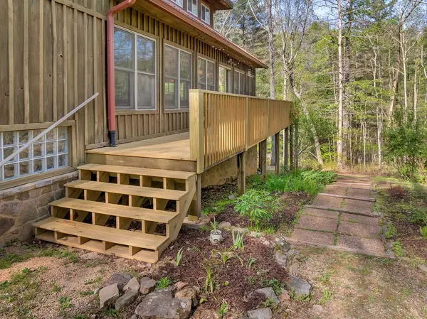 701 Gudger Rd, Sewanee, TN 37375