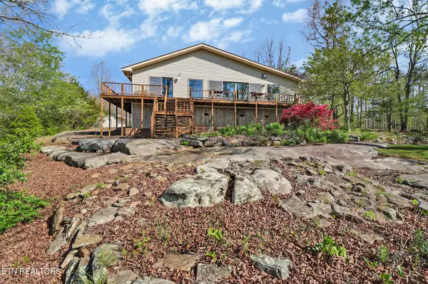272 N Lake Tr, Monterey, TN 38574