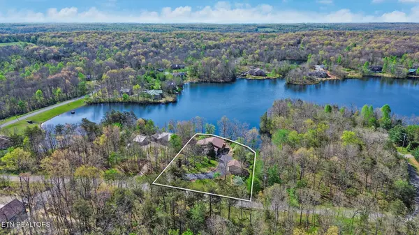 272 N Lake Tr, Monterey, TN 38574