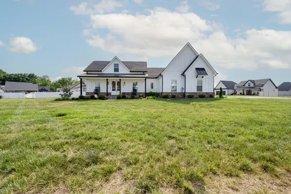 3011 Bootknife Dr, Bell Buckle, TN 37020