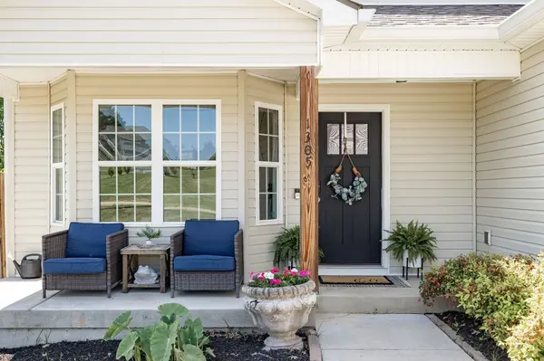 1305 Park Mere Dr, Columbia, TN 38401