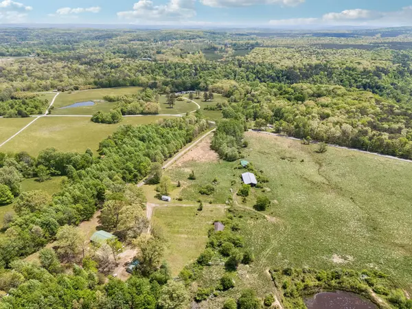 2137 Pigeon Springs Rd, Tracy City, TN 37387