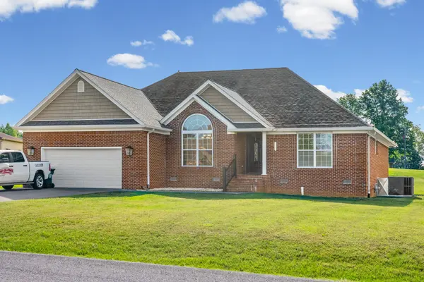1131 Emerson Cir, Hopkinsville, KY 42240