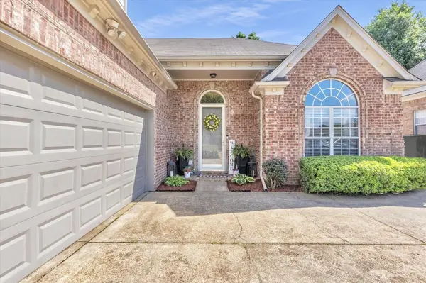 8477 SHADY ELM DR, Cordova, TN 38018