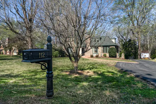 112 Spring Valley Rd, Nashville, TN 37214