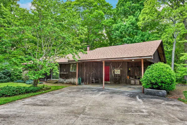 900 Gravel Ln, Adams, TN 37010