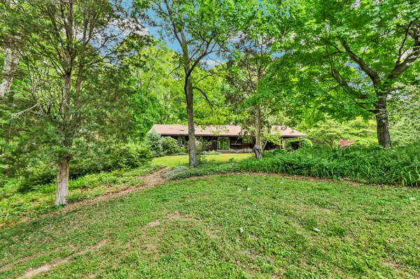 900 Gravel Ln, Adams, TN 37010