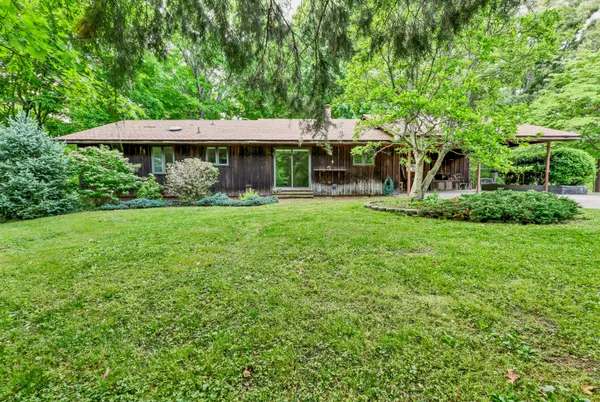 900 Gravel Ln, Adams, TN 37010