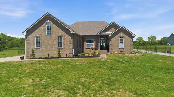 1164 Chenault Ln, Castalian Springs, TN 37031