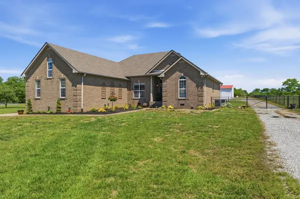 1164 Chenault Ln, Castalian Springs, TN 37031