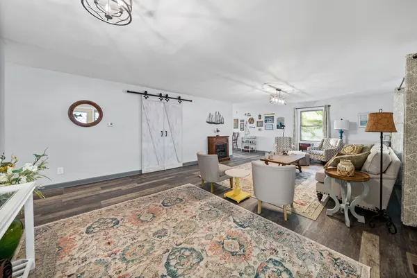 438 Harbor Dr, Bumpus Mills, TN 37028