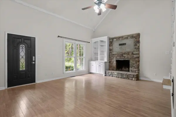 912 Hunter Ln, Clarksville, TN 37043