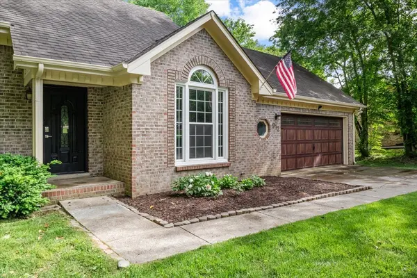 912 Hunter Ln, Clarksville, TN 37043