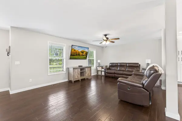 6810 Cherry Creek Rd, Cookeville, TN 38506