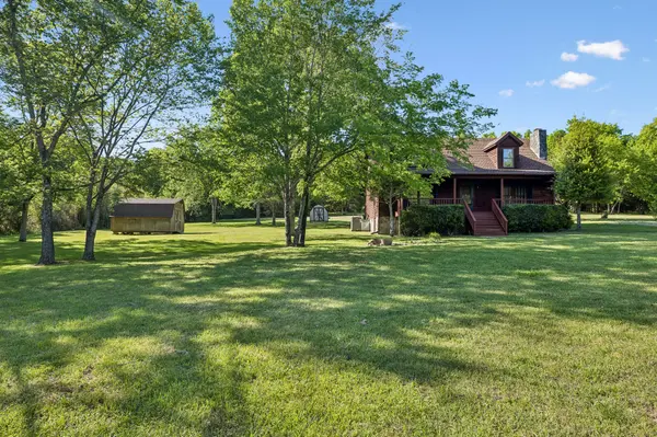 1650 Dickens Hill Rd, Bradyville, TN 37026