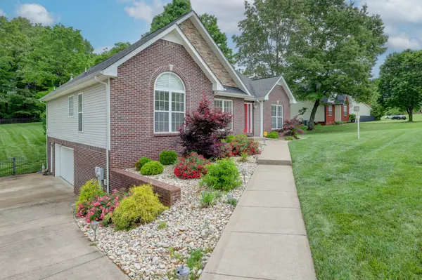 4445 Taylor Hall Ln, Adams, TN 37010