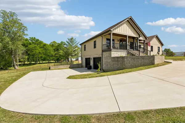 1201 Heelstone Ct, Columbia, TN 38401