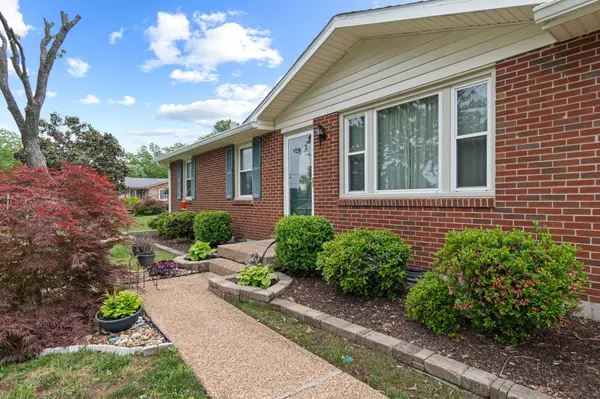 1517 Gasser Dr, Antioch, TN 37013