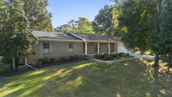 1004 Greenway Lane, Etowah, TN 37331