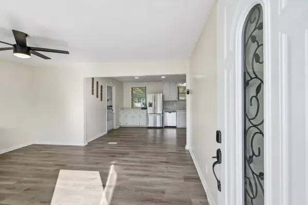 8042 Westfield Dr, Murfreesboro, TN 37129