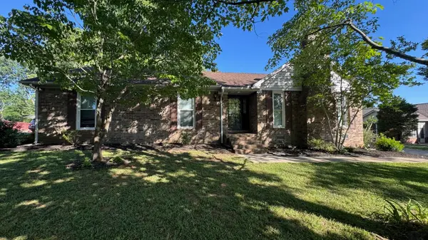 2306 Crown Hill Dr, Murfreesboro, TN 37129
