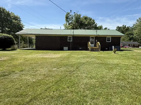 2119 Stevens Dr, Westmoreland, TN 37186