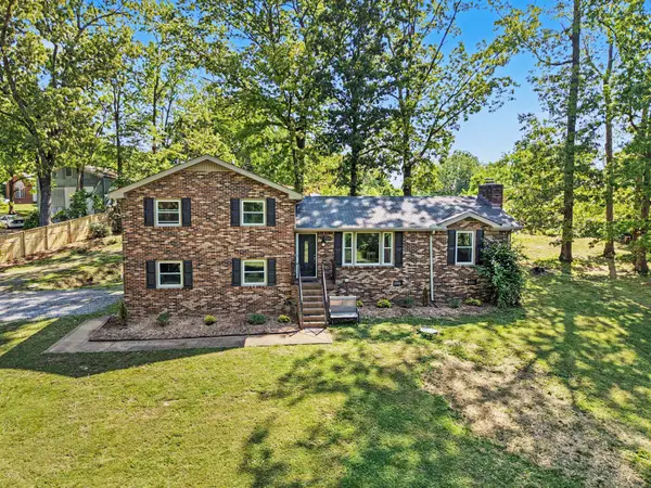 244 Lee Rd, Cottontown, TN 37048