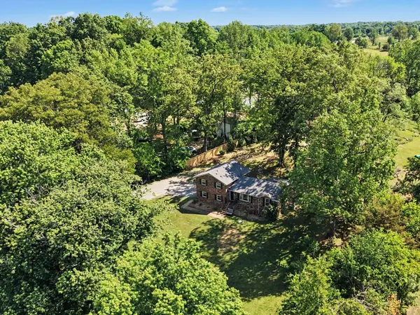 244 Lee Rd, Cottontown, TN 37048