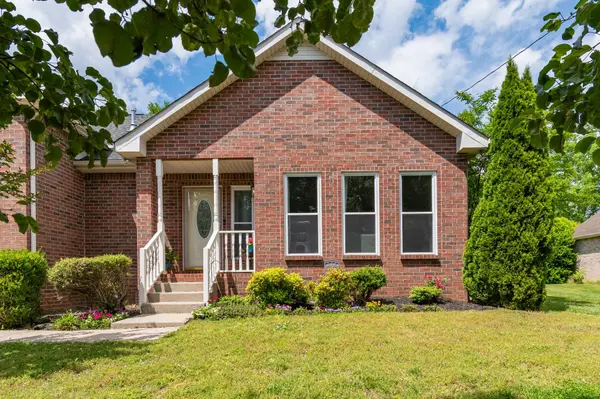 110 W Braxton Ln, Hendersonville, TN 37075