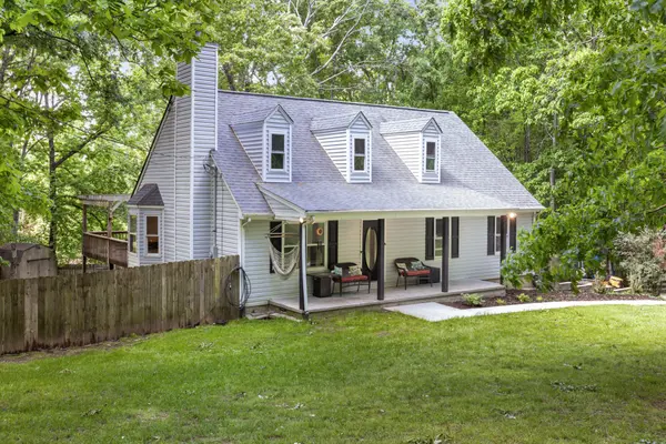 206 Brookwood Dr, Burns, TN 37029