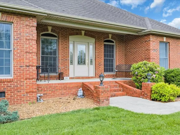 261 Bell Dr #W, Winchester, TN 37398