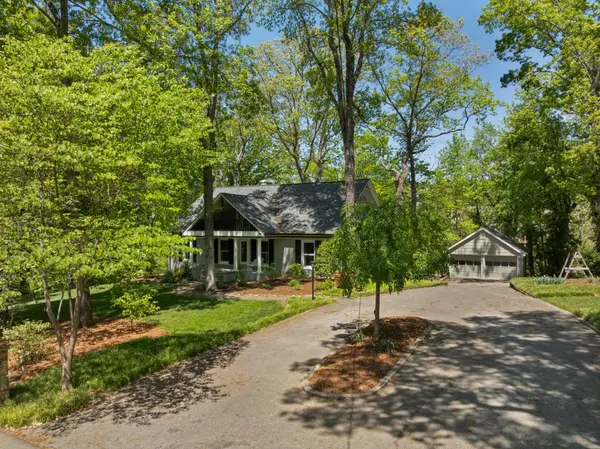 111 Riverpoint Road, Signal Mountain, TN 37377