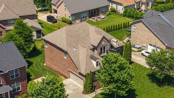 1004 Avery Trace Cir, Hendersonville, TN 37075