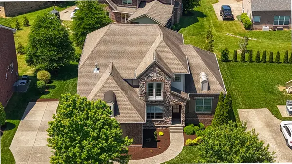 1004 Avery Trace Cir, Hendersonville, TN 37075